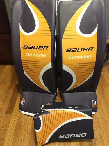 New Bauer Supreme 2S senior medium pro stick leg pads + blocker   Regular