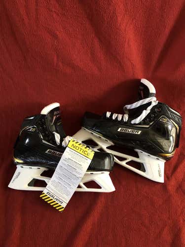 New Bauer Supreme 2S  Senior Pro Stock Size 8.5