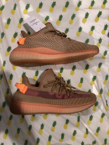 Yeezy 350 v2 Clay Size 8.5 UA
