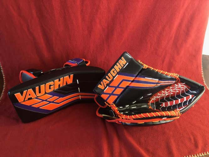 New Vaughn VE8 Pro Carbon  Regular Senior Pro Stock Glove+Blocker