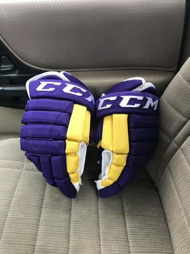 New CCM Classic Pro 4-Roll  Senior Pro Stock