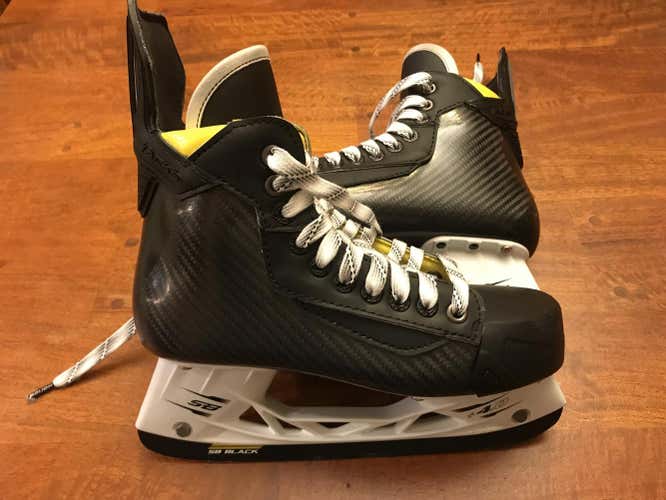CCM Tacks  Senior Pro Stock Size 6.5