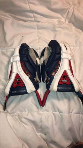 MAVERIK SHOWTIME GOALIE GLOVES