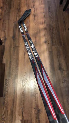 2 pack - CCM Jetspeed FT2 RH 95 Flex p28