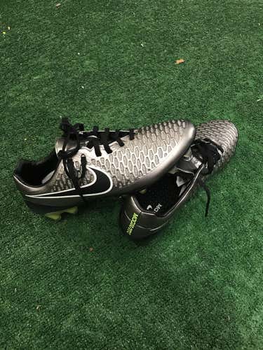 New Nike Magista Cleats Size 10.0
