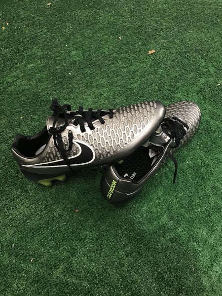 New Nike Magista Cleats Size 10.0