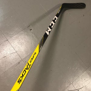 CCM Supertacks Intermediate 60 Flex/p29 Crosby Curve/right Shot