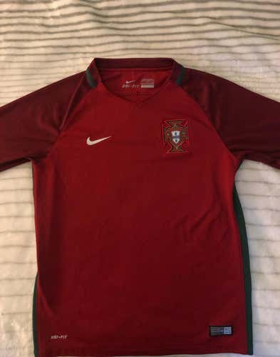 Boys Nike Authentic Portugal Jersey Size Large