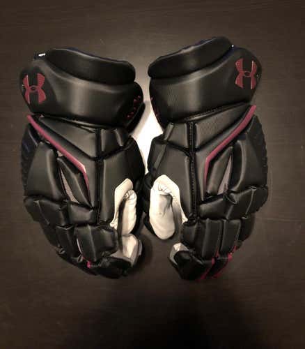 NEW BOYS’ LATIN LACROSSE GLOVES