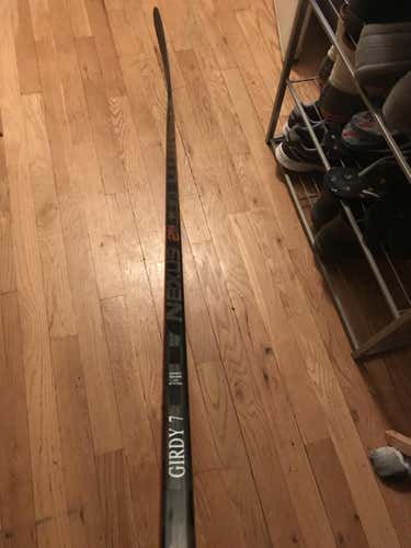 New Bauer Nexus 2N Pro  Righty Heel Senior Pro Stock