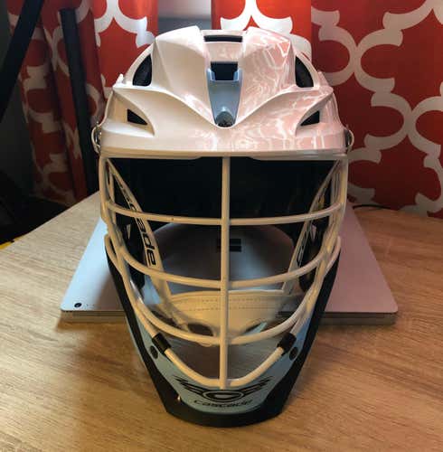 Cascade S White/NC Blue (LIKE NEW)