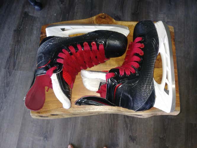 Bauer Vapor X700  Junior Size 4