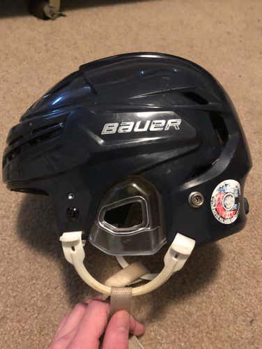Navy Blue Bauer Re-Akt MEDIUM - 1 Seasons Use