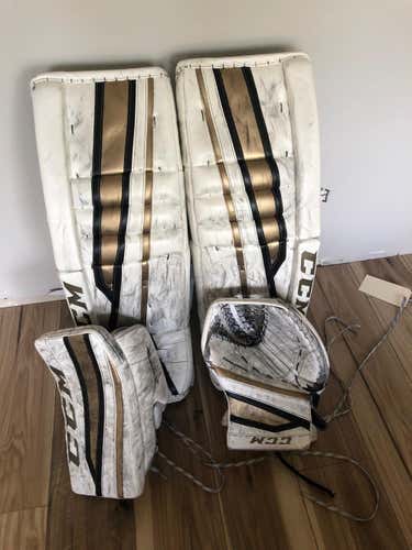CCM Extreme Flex II  Pro  Regular Senior Pro Stock Full Set (Leg Pads, Glove, Blocker)