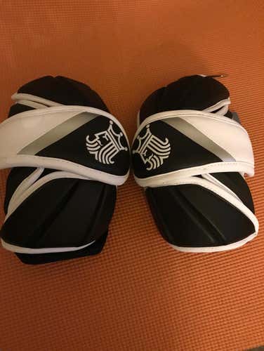 King 5 Arm Pad Size Large Brand New