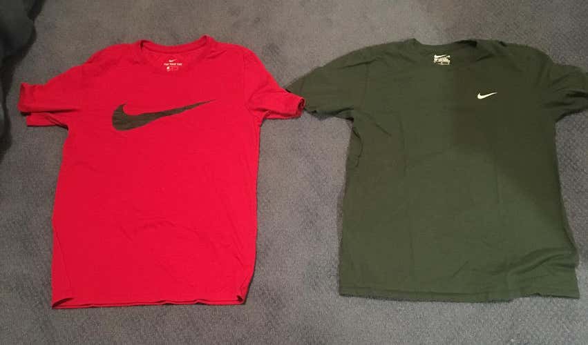Nike Athletic T-shirts Medium