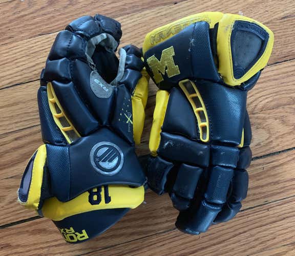 Michigan Maverik Gloves