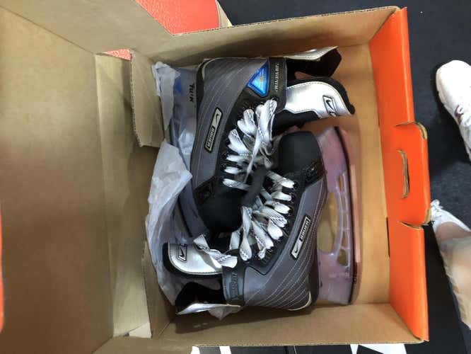 New Bauer supreme 50  Junior Size 4