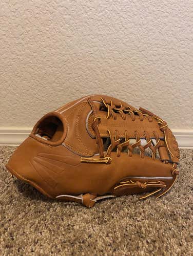 Easton Small Batch 18 11.5 NWT