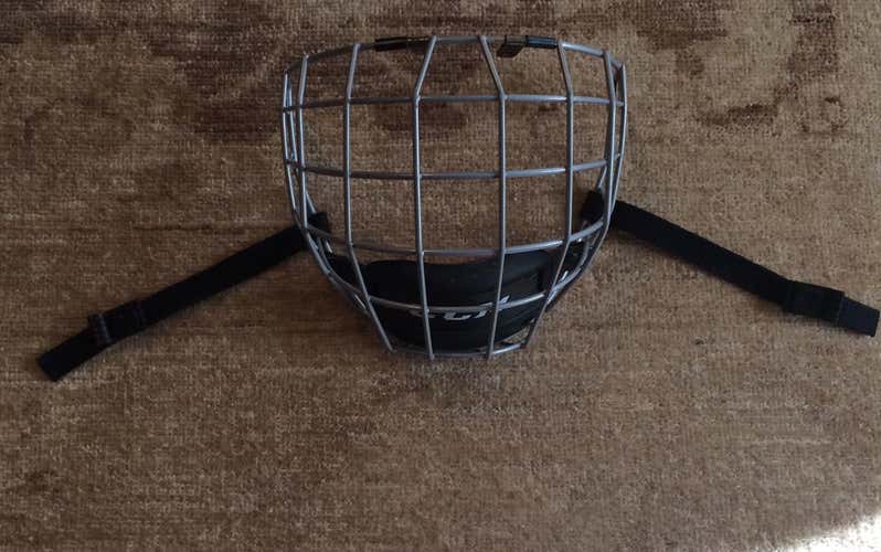 FM580 Gray Cage Medium Jr.A Used