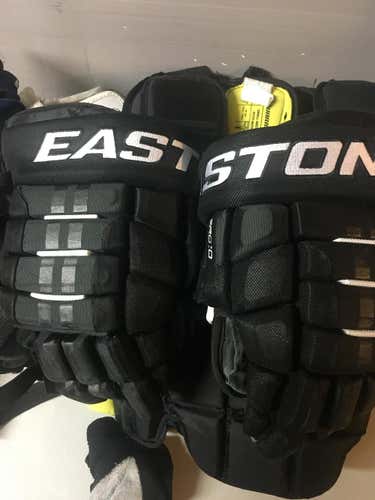Hockey Gloves Easton