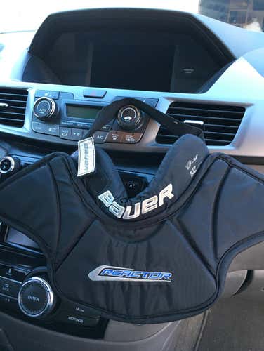 Bauer Reactor Neck Guard