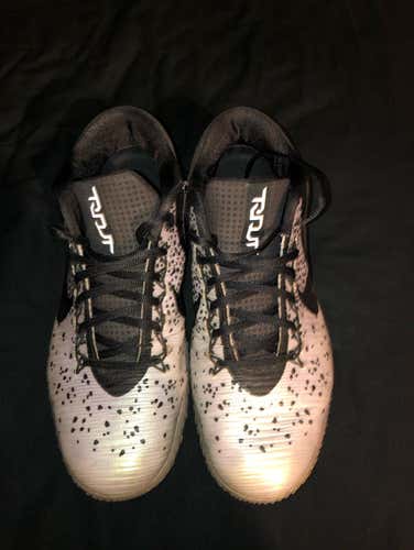 Trout Turf Shoes Size 10