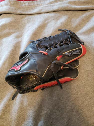Mizuno MVP Prime  Adult