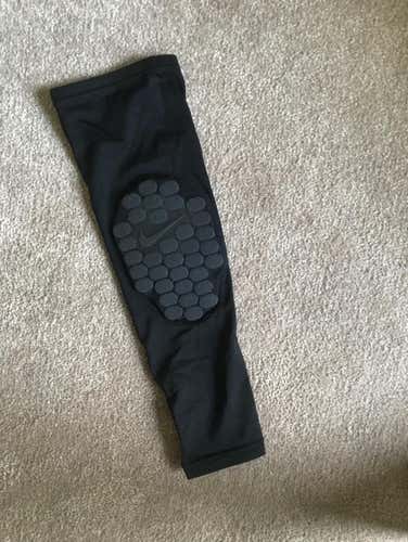 LIKE NEW Nike Pro Combat Padded Shooting Sleeve