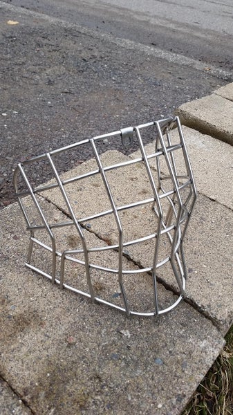 Chrome SM-50 Goalie Cage| Fits on Player Helmets |Fits Some Goalie Masks