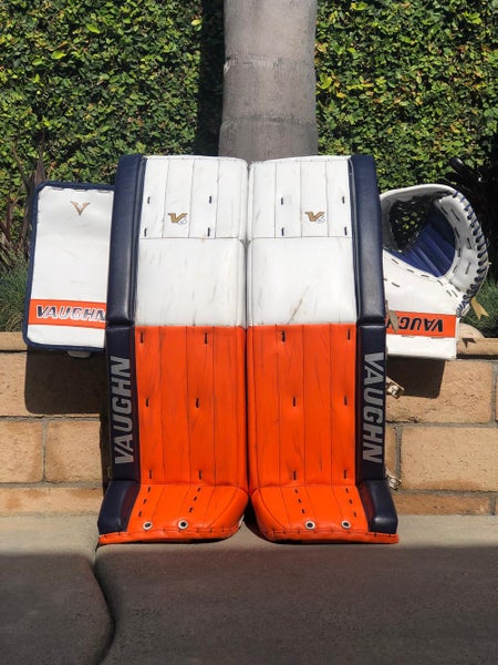 Vaughn V6 2200 Pro Carbon Goalie Pads 35" +2 with T5500 Glove and V6 Blocker