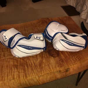 New Nexus 1N Elbow Pads Senior Small