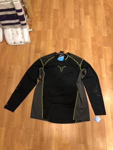 New With Tags Bauer 37.5 Base Layer Shirt