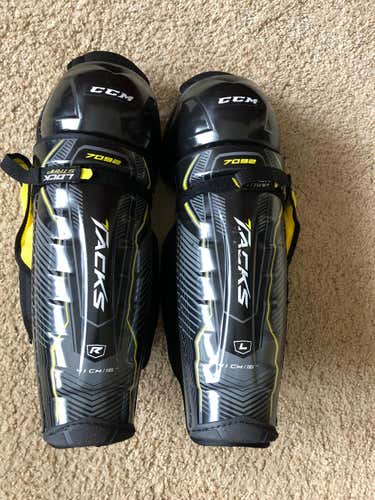 CCM Tacks 7092  Senior - Same as basically new!!!!