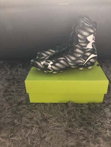 Under Armor Highlight Cleats
