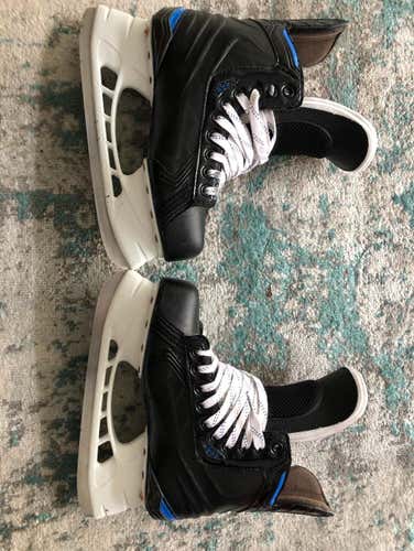 PRO STOCK BAUER NEXUS 1N.  Left Skate 7 1/2 And Right is 7 3/4