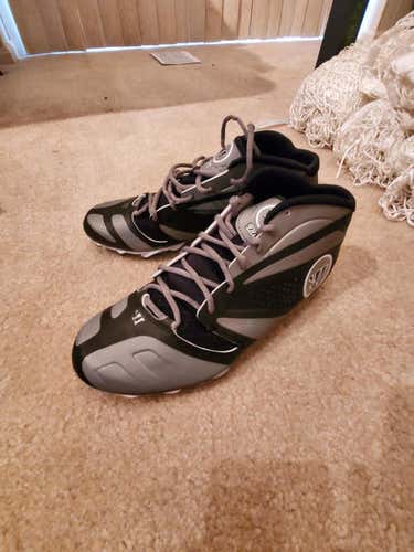 New Warrior Burn 7.0 Black/Gray Size 9.5