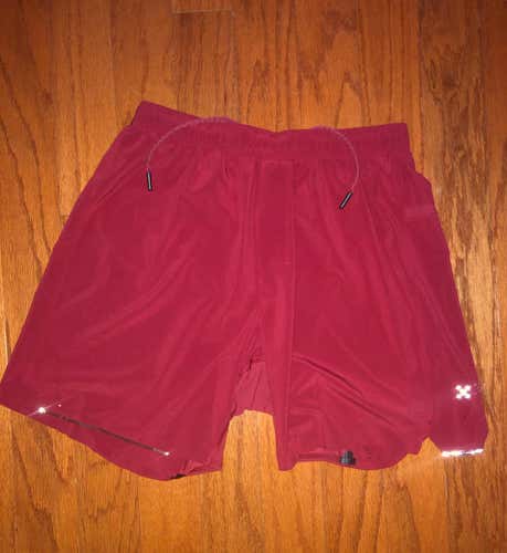 LULU LEMON MENS 7” SHORTS