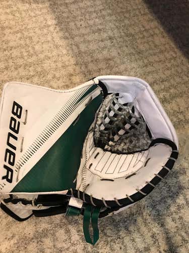 Bauer 2S Colton point pro stock goalie glove texas Stars