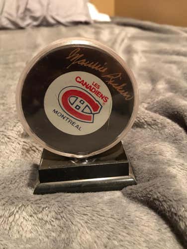 Montreal Canadians Signed Puck
