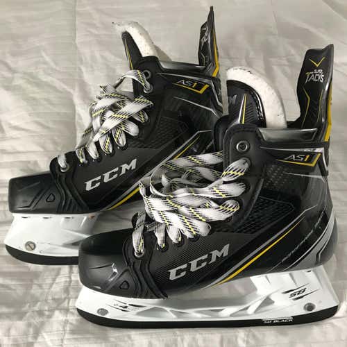 CCM Super Tacks AS1  Senior Size 8 EE