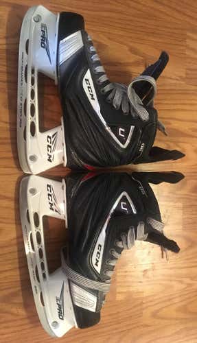 Like New CCM U06 Skates Size 6