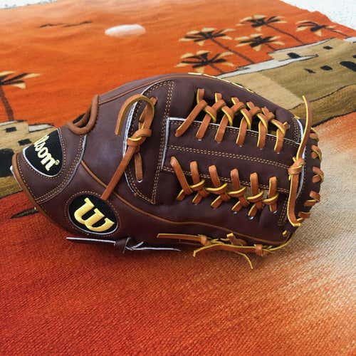 New Wilson A2000  Adult