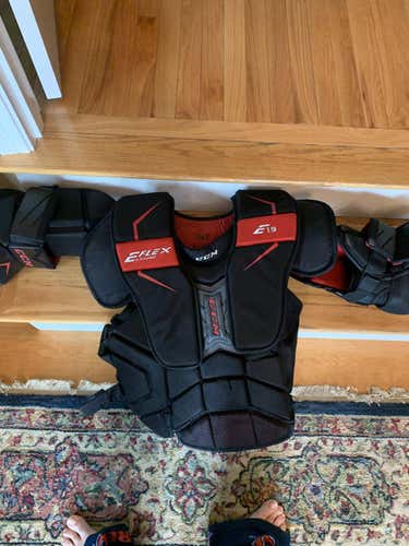 CCM Extreme Flex Shield E1.9  Chest and Arm Protector  Intermediate