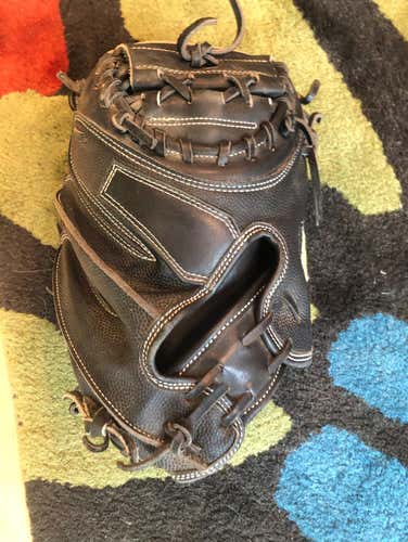 A2000 Catchers Glove. Nicely Broken In And LIGHTLY USED