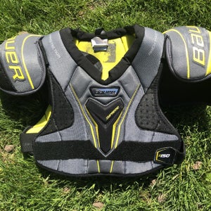 Used Bauer S150 shoulder pads