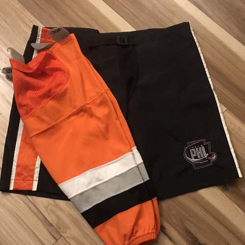 Shell Adult Small With Socks Intermediate
