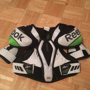 Reebok 16k Shoulder Pads Junior Medium
