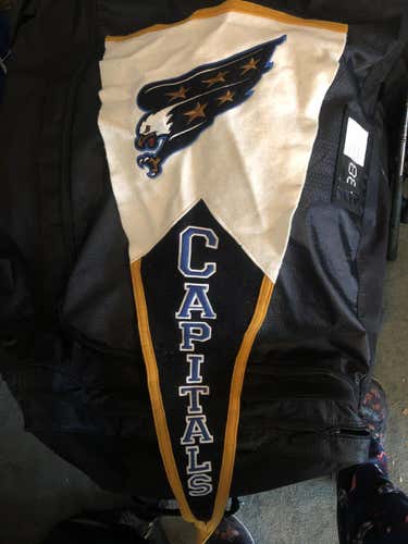 Washington Capitals Vintage NHL Licensed Banner/Flag