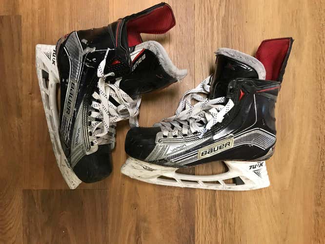 Bauer Vapor 1X  Senior Pro Stock Size 8